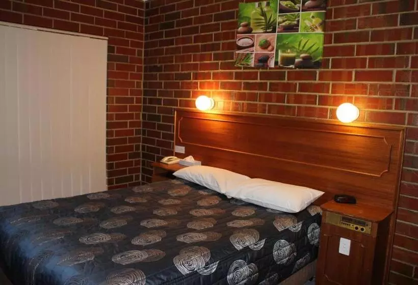 ファミリールーム, Pavlos Motel