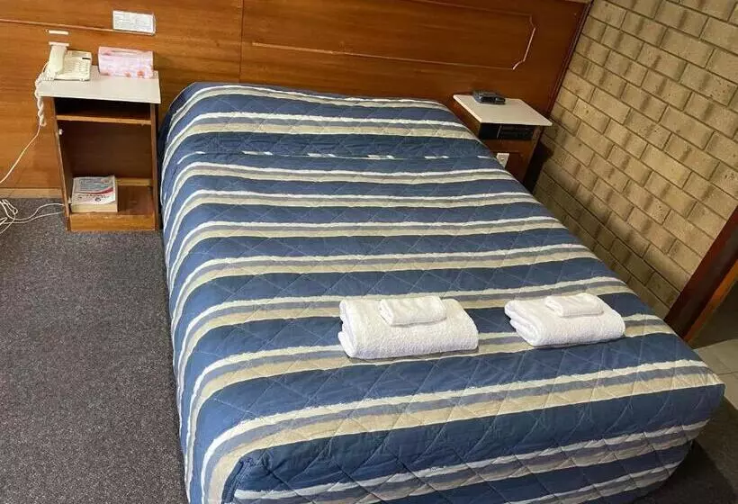 エコノミールーム, Pavlos Motel