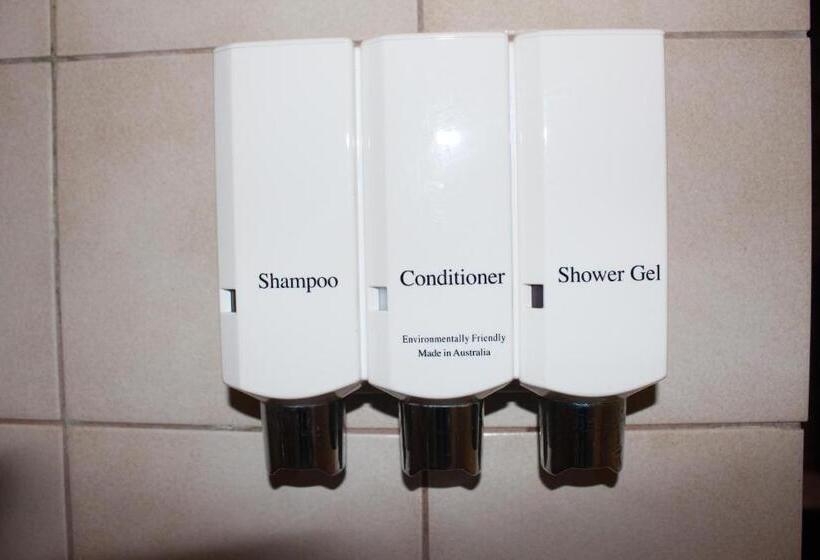 经济房, Pavlos Motel