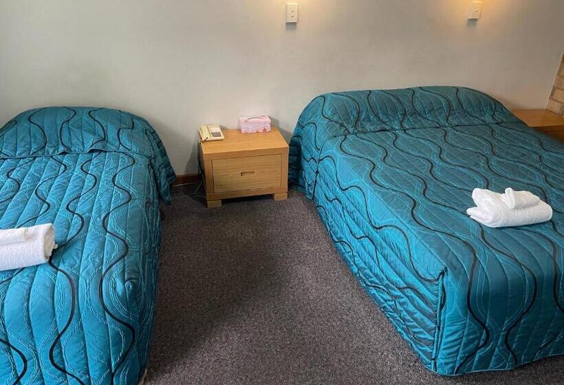 标准间, Pavlos Motel