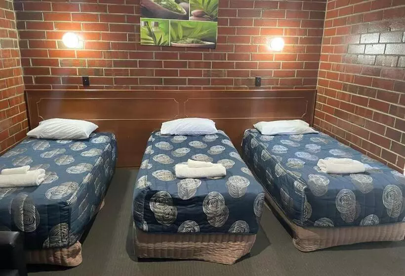 スタンダードトリプルルーム, Pavlos Motel