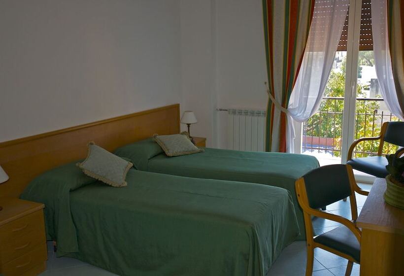 اتاق استاندارد سه نفره, Conte