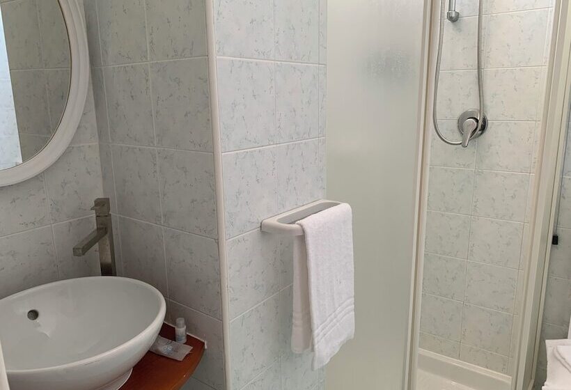 اتاق استاندارد یک نفره, Conte