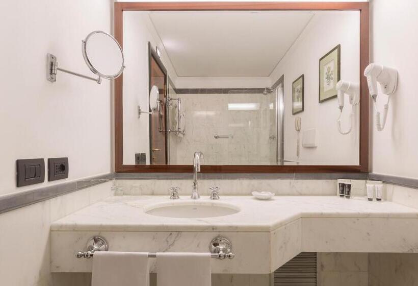 Connecting 1 Bedroom Apartment