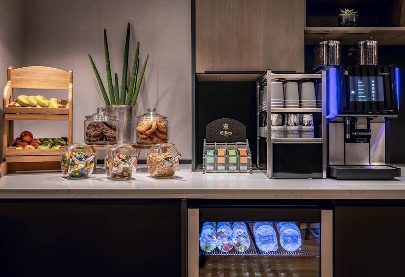 اتاق کلاب, Frankfurt Marriott