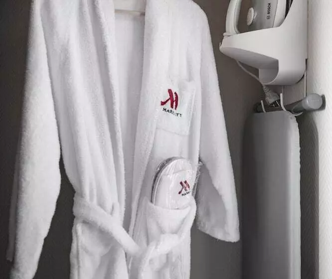 اتاق کلاب, Frankfurt Marriott