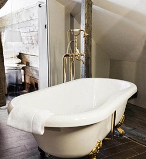 سوییت جونیور, Hesselby Slott