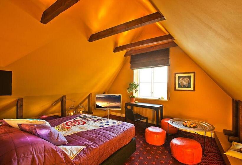 سوییت جونیور, Hesselby Slott