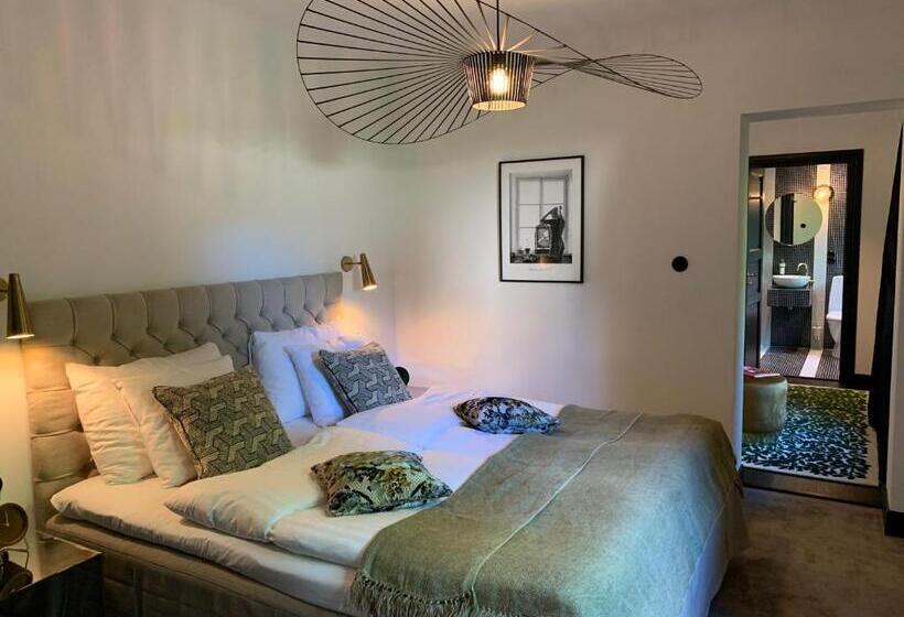 سوییت, Hesselby Slott