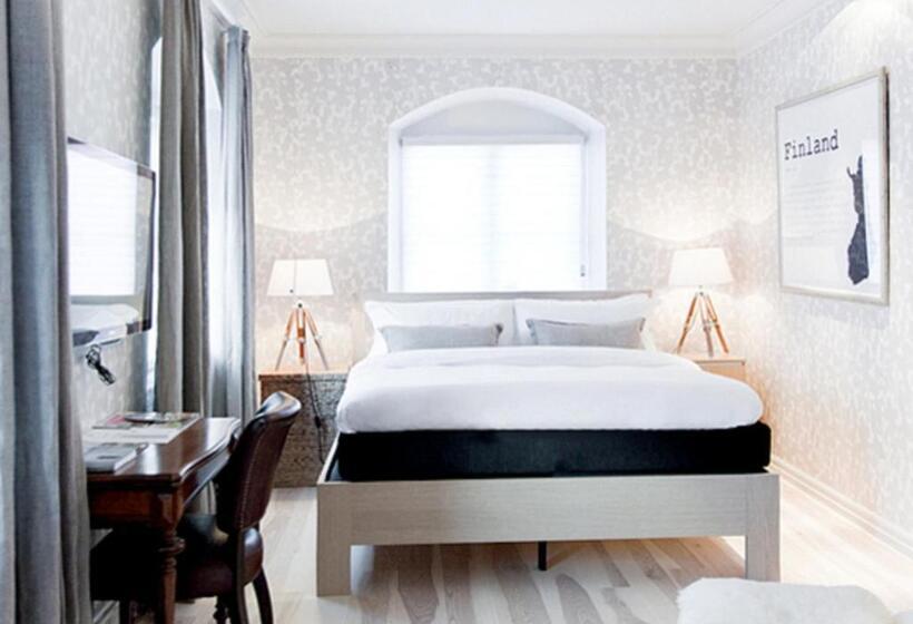 سوییت جونیور, Hesselby Slott