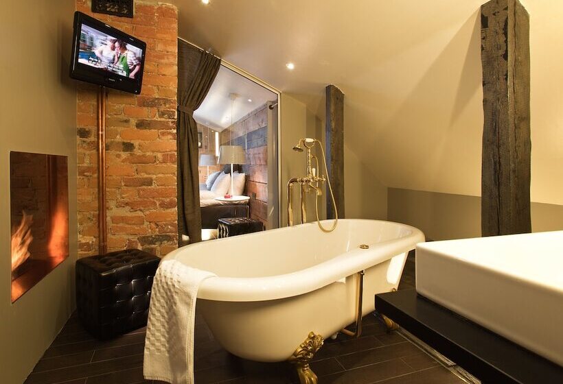 سوییت جونیور, Hesselby Slott