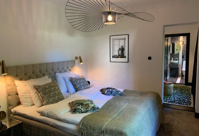 سوییت, Hesselby Slott