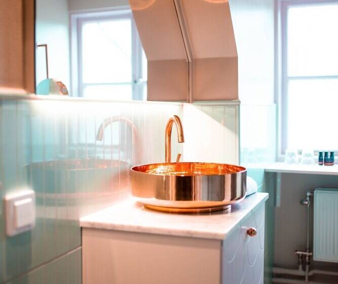 اتاق سوپریور, Hesselby Slott