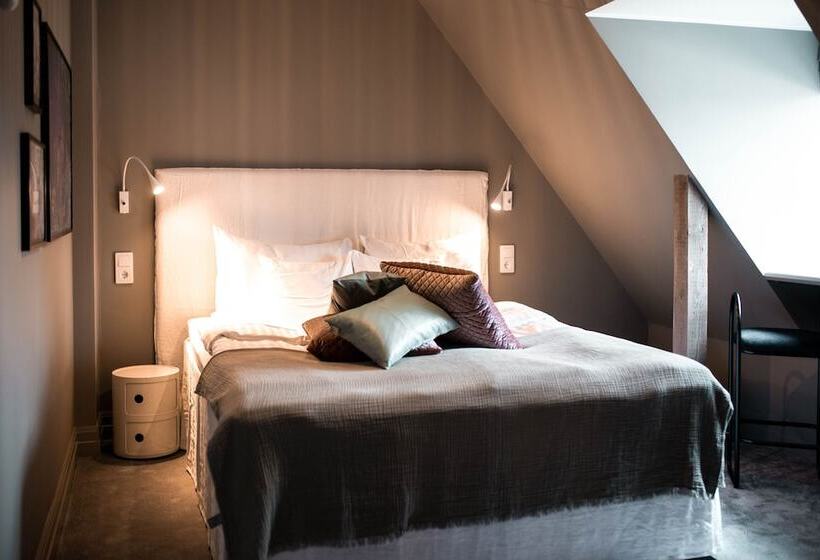 اتاق سوپریور, Hesselby Slott