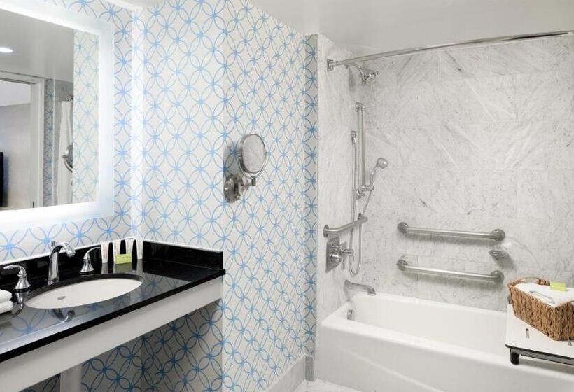 Номер Премиум, Hyatt Centric Delfina Santa Monica