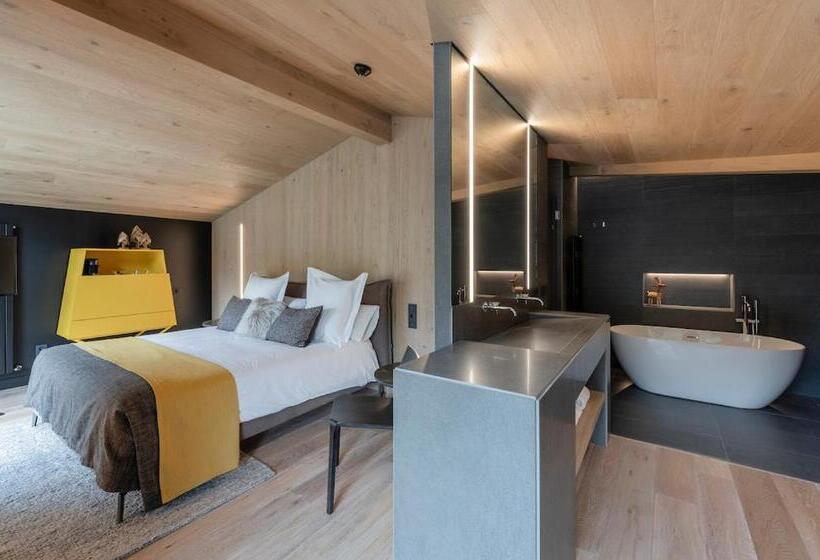 سوئیت با بالکن, Naudi Boutique Adults Only