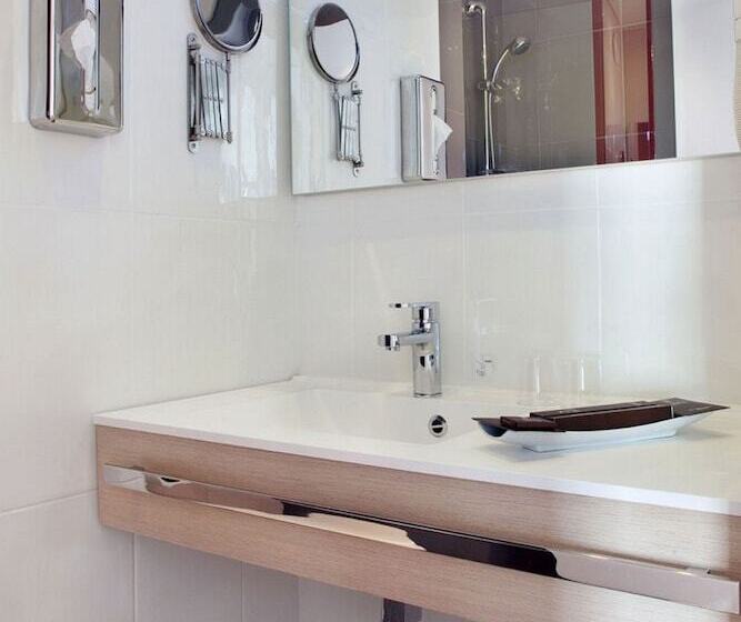 スタンダードトリプルルーム, Paris Bastille