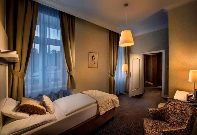 اتاق استاندارد یک نفره, Grand Hotel Starý Smokovec