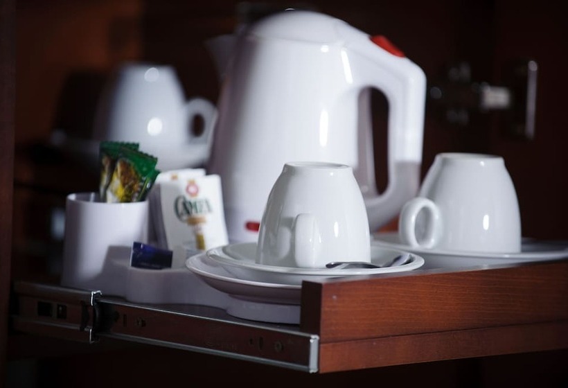 Quarto Estandar Individual, Petr