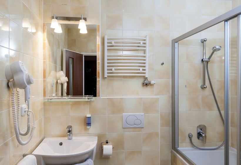 Quarto Estandar, Petr