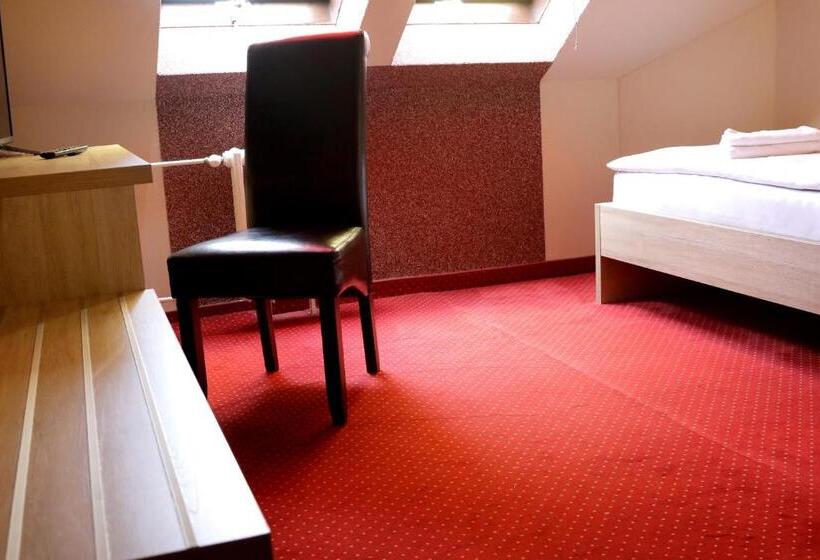 اتاق اکونومی یک تخته, Stardust