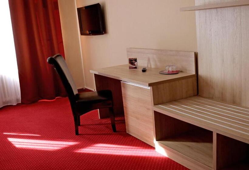 اتاق اکونومی, Stardust