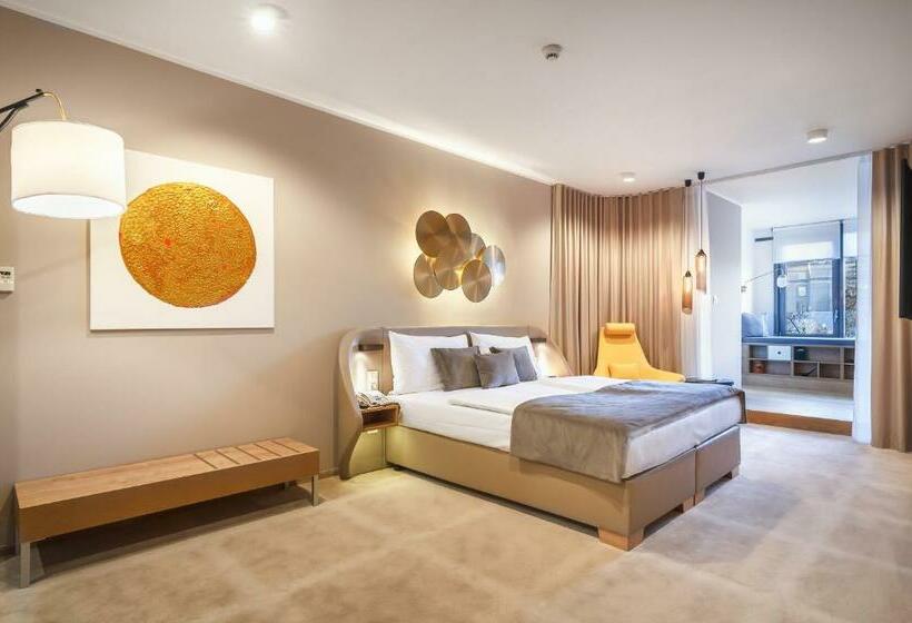 سوییت جونیور, The President