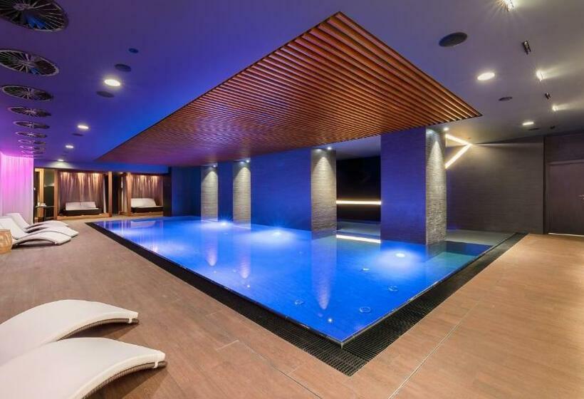 اتاق سوپریور, The President