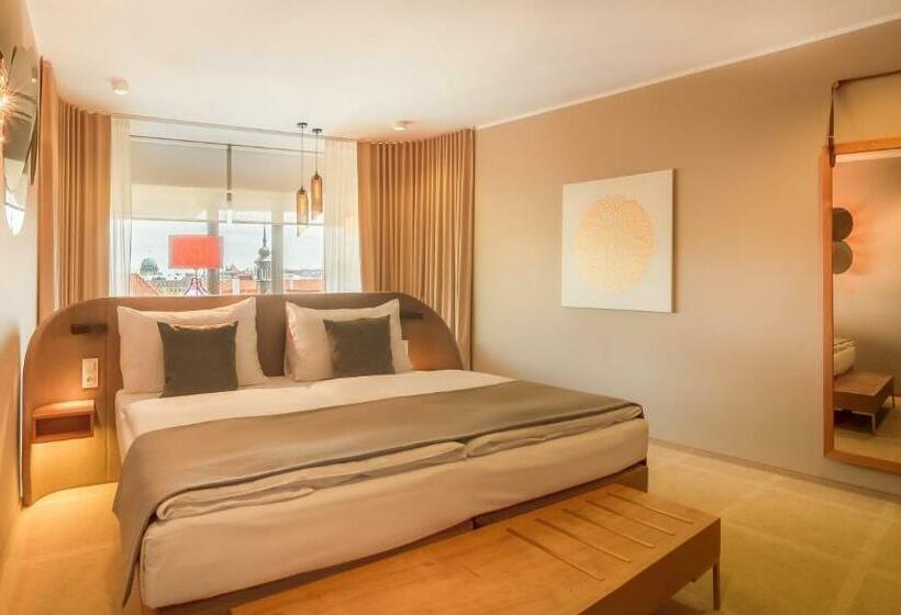 اتاق سوپریور, The President