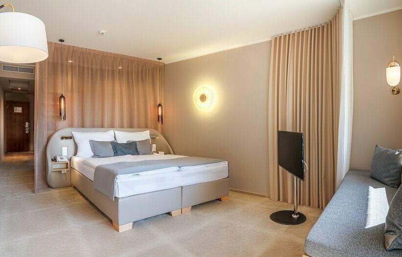 اتاق اجرایی با مشاهده, The President