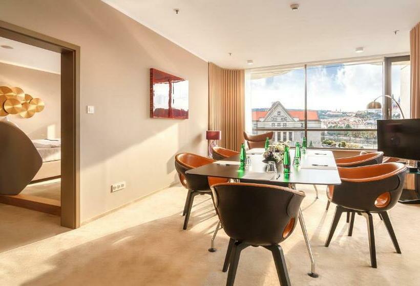 سوئیت پرزیدنت, The President