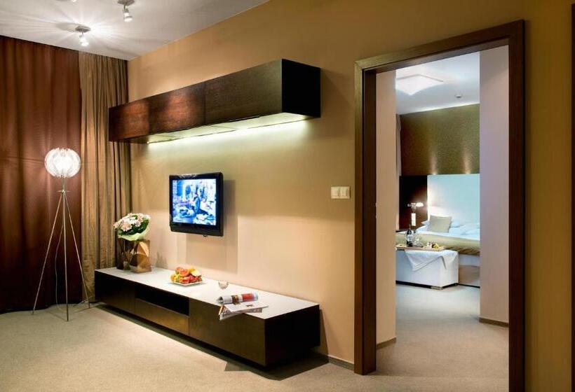 家庭套房, Turiec