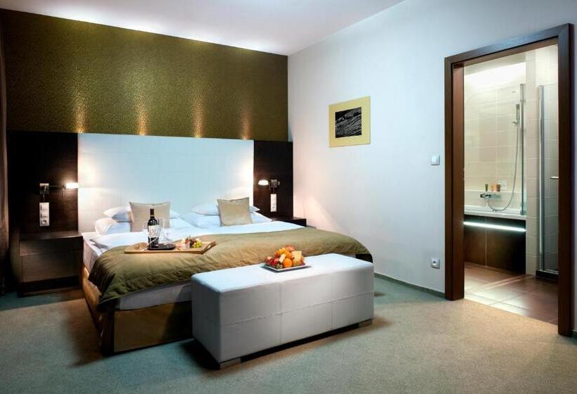 家庭套房, Turiec