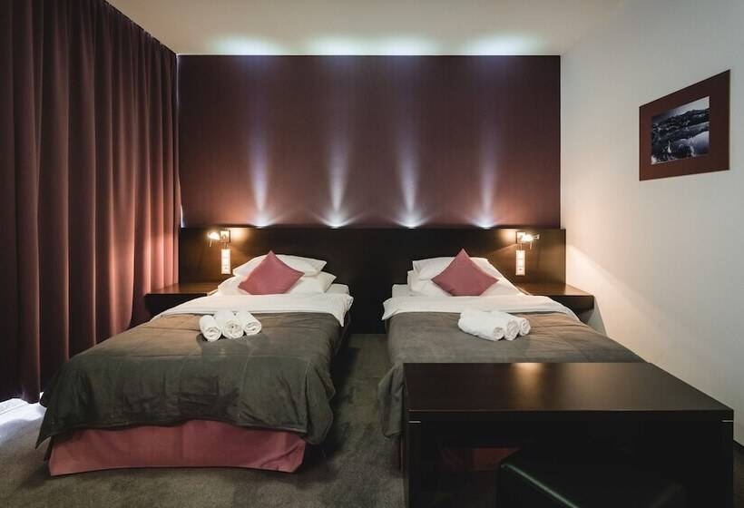 غرفة بيزنس, Turiec