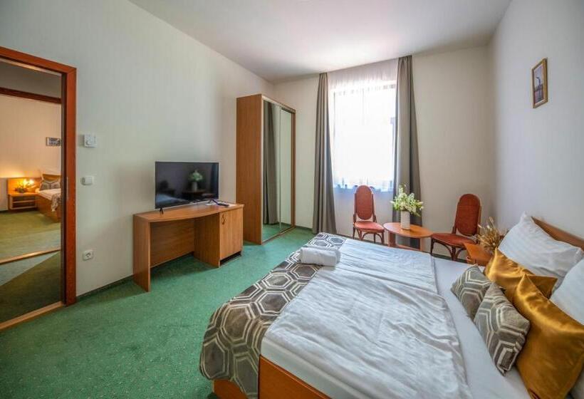 1 Bedroom Apartment Lake View, Anna Villa