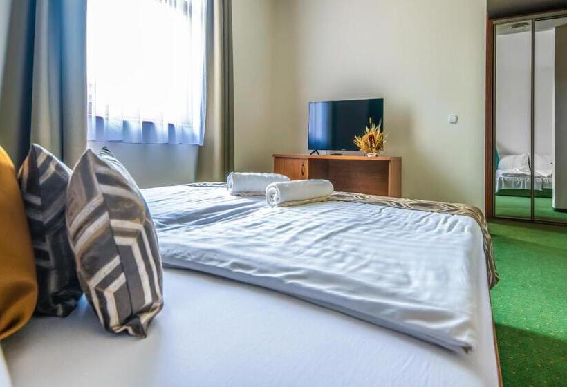 1 Bedroom Apartment Lake View, Anna Villa