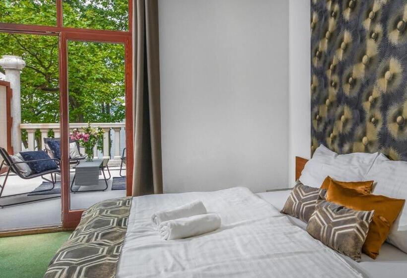 标准间带阳台, Anna Villa