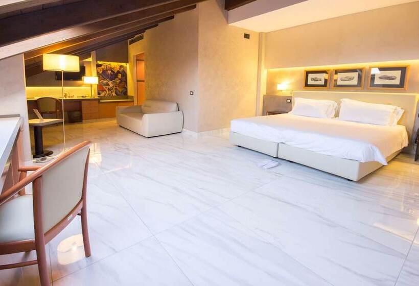 جناح جونيور, Best Western  Modena District