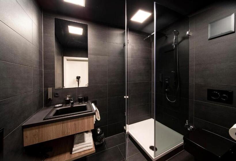 スタンダードスタジオ, Blackhome Innsbruck Boutique I Contactless Check In