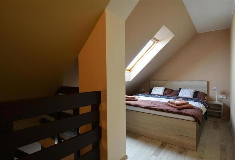 침실 1개 복층 룸, Churáňov