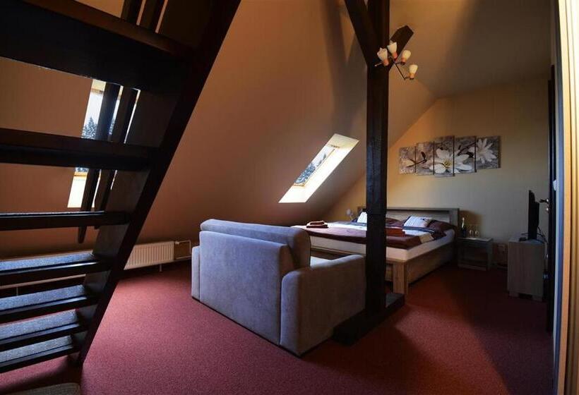 침실 1개 복층 룸, Churáňov