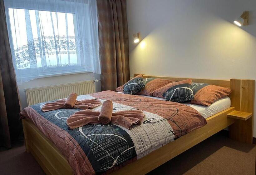 디럭스 룸 산전망, Churáňov