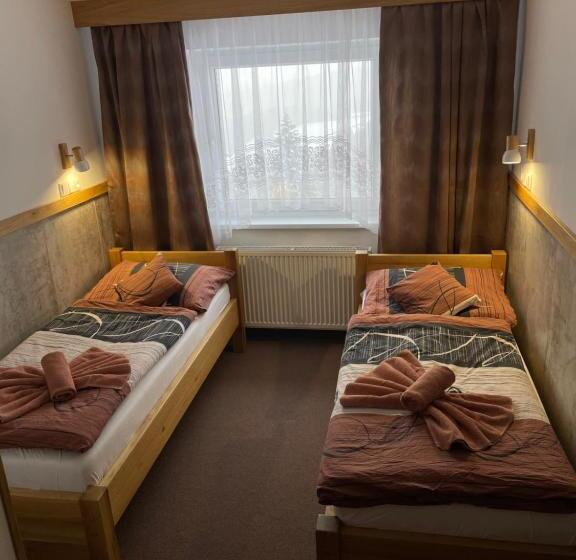 디럭스 룸 산전망, Churáňov