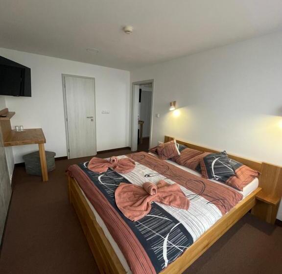 디럭스 룸 산전망, Churáňov