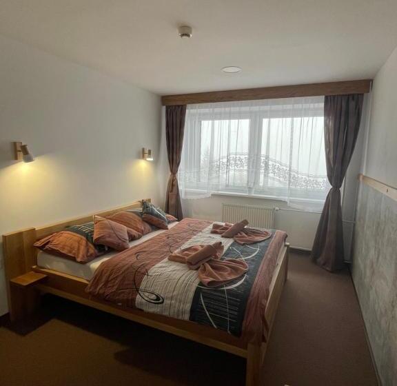 디럭스 룸 산전망, Churáňov