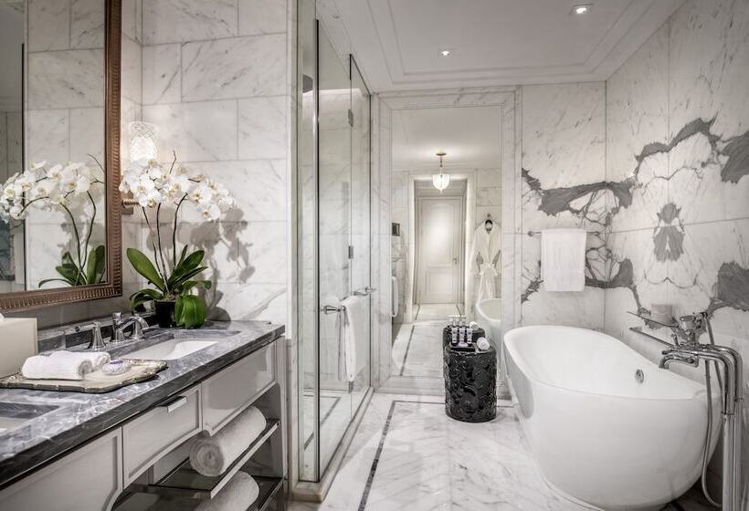 디럭스 스위트, Four Seasons Hotel Jakarta