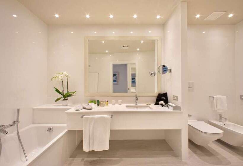 اتاق اجرایی با تخت بزرگ, Hilton Antwerp Old Town