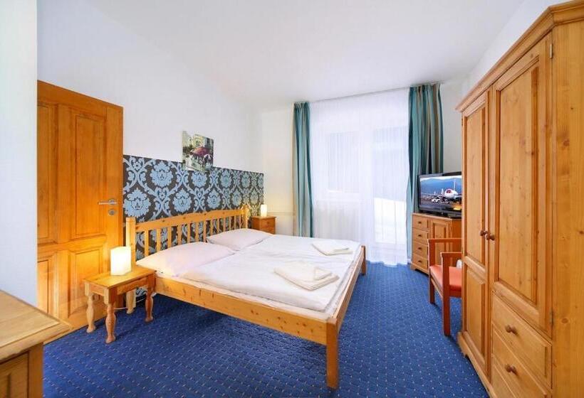 标准三人间, Lesana