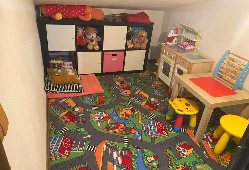 带1个卧室的公寓, Lesana