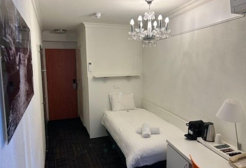 חדר סטנדרט יחיד, Multatuli